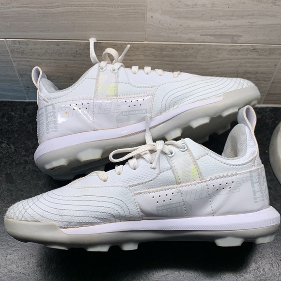 Under Armour big kid size 4 1/2 Baseball cleats Brice Harper - Picture 4 of 5